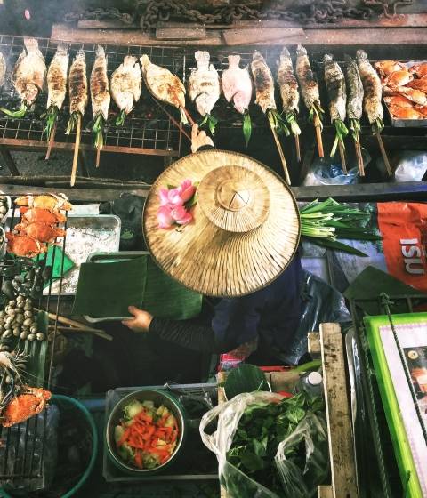 Image of Thai food street vendor by Lisheng Chang via Unsplash