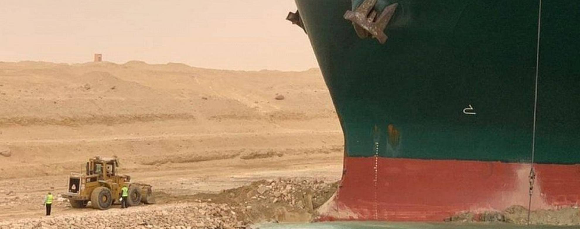 Container ship blocks Egypt's Suez Canal